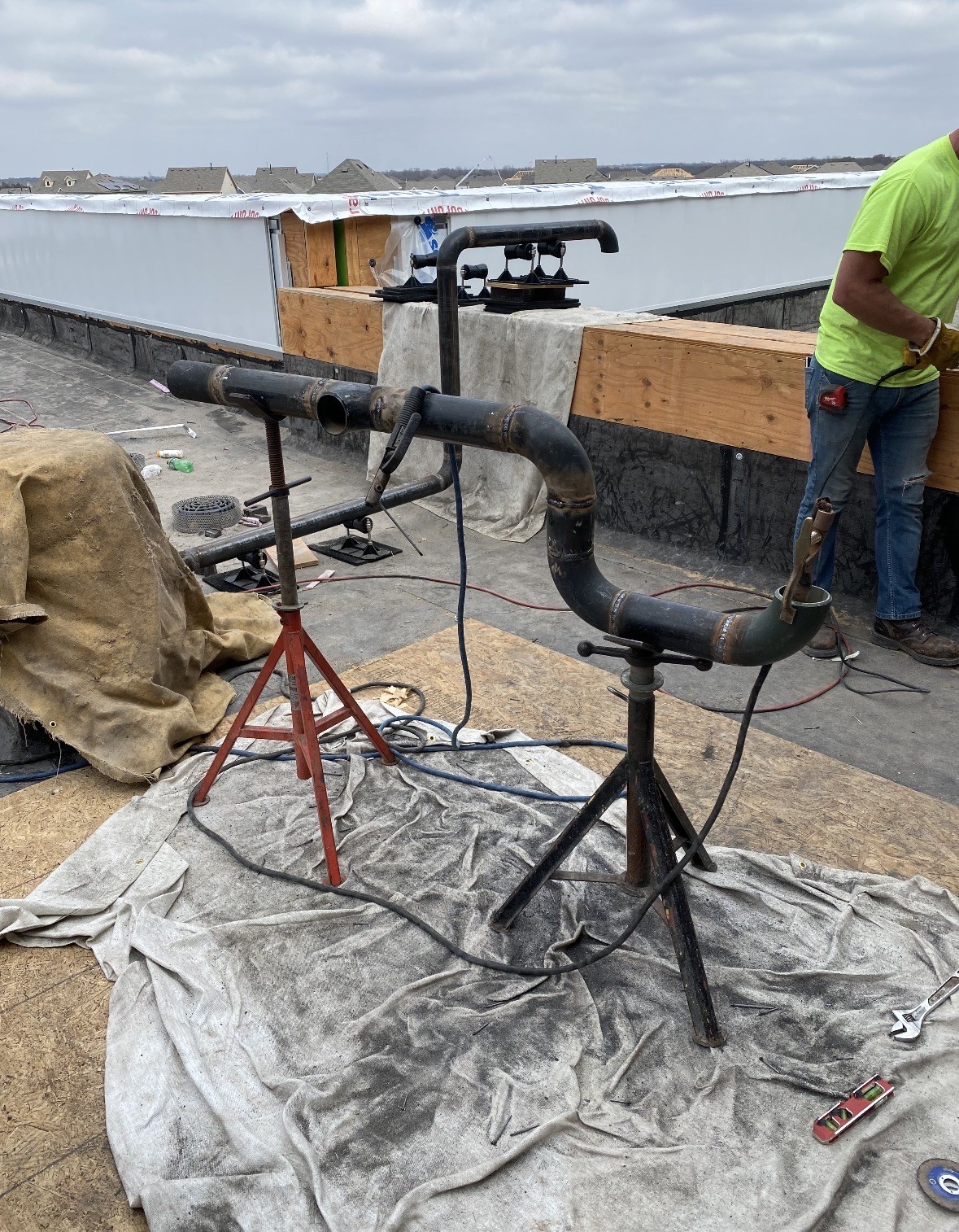 Rooftop pipe welding fabrication project